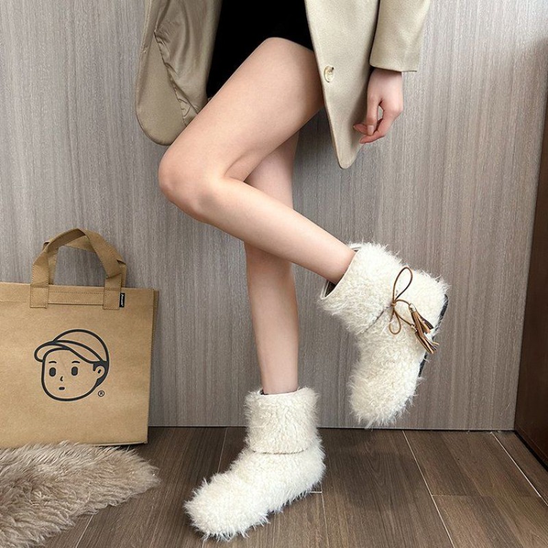Street Fashion Online - Chaussures blanches doublées de polaire pour
